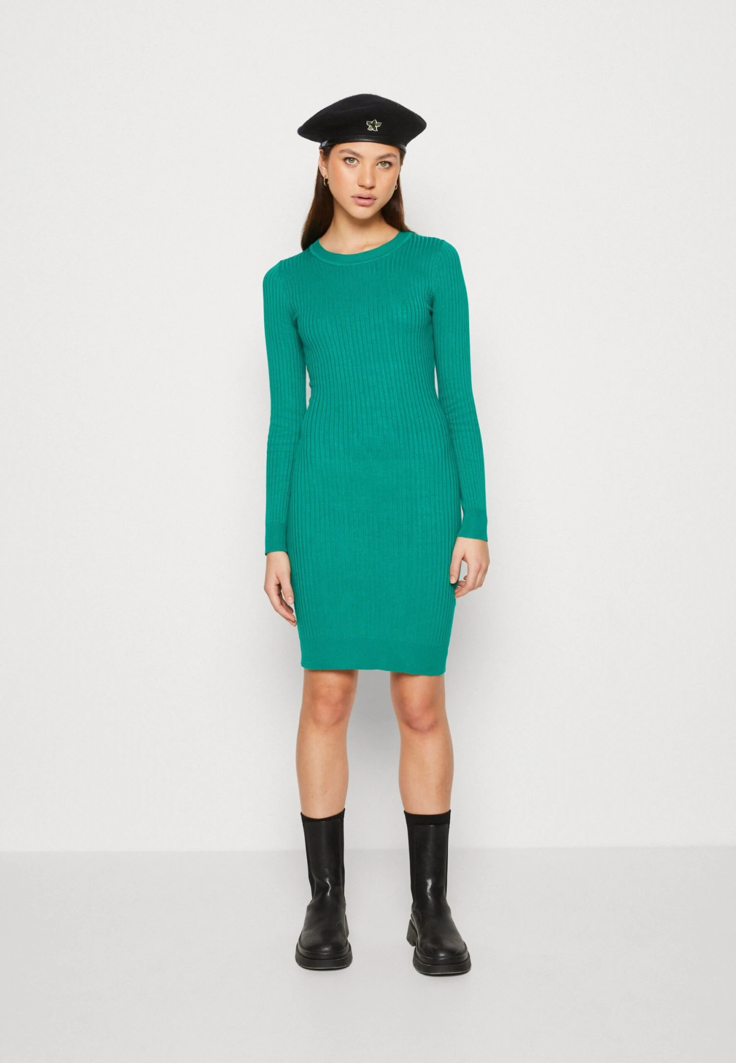 Even&Odd Crew Ausschnitt Ripp Basic Bodycon Mini Strickkleid - Vestido De Tubo - Green - Imagen 2