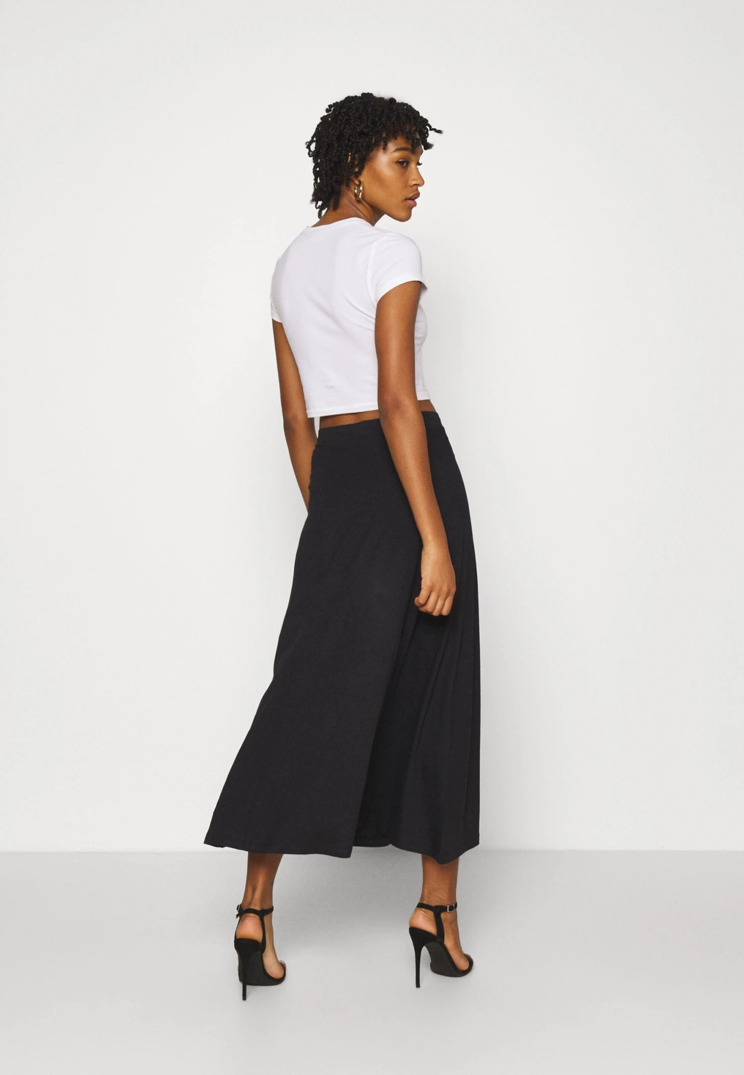 Even&Odd Basic Maxi Skirt - Falda Acampanada - Black - Imagen 3