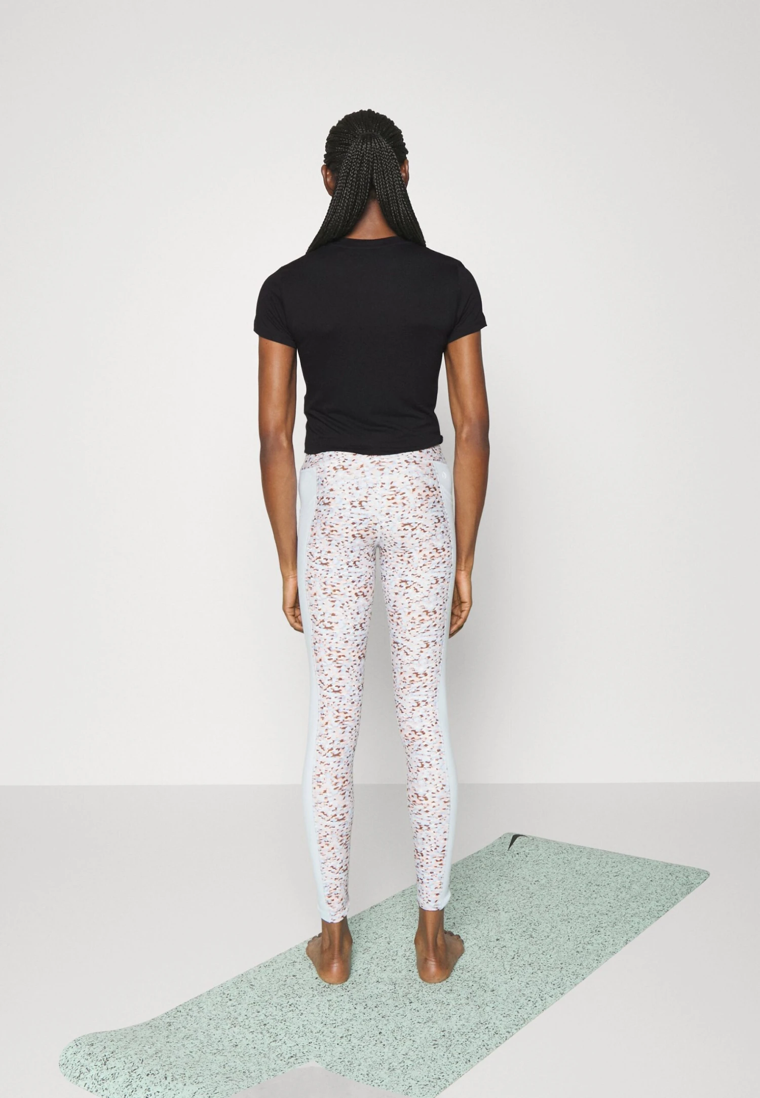 Camiseta Básica - Black - Imagen 3